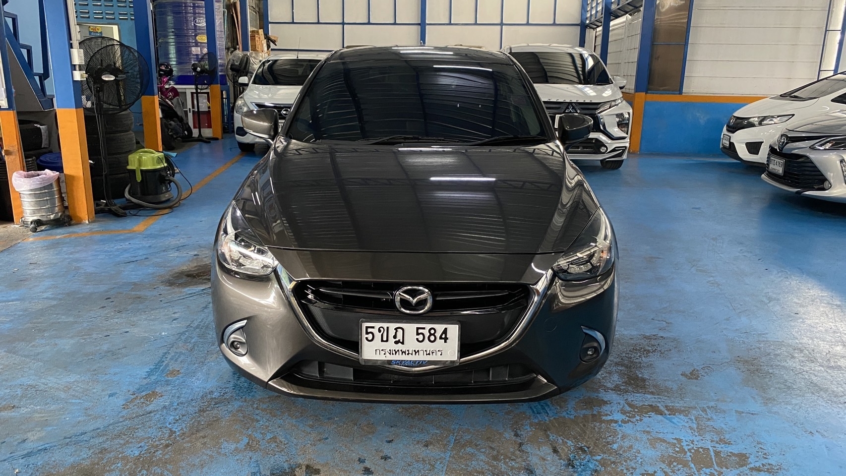 MAZDA2