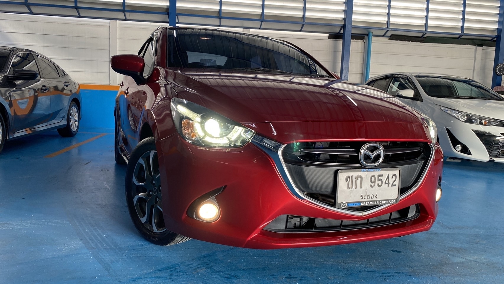 MAZDA2