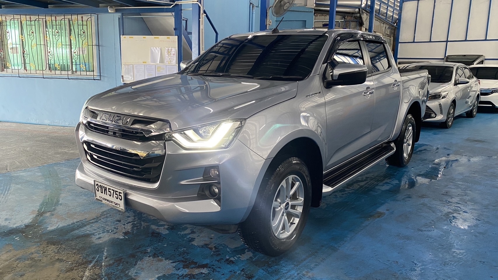 ISUZU