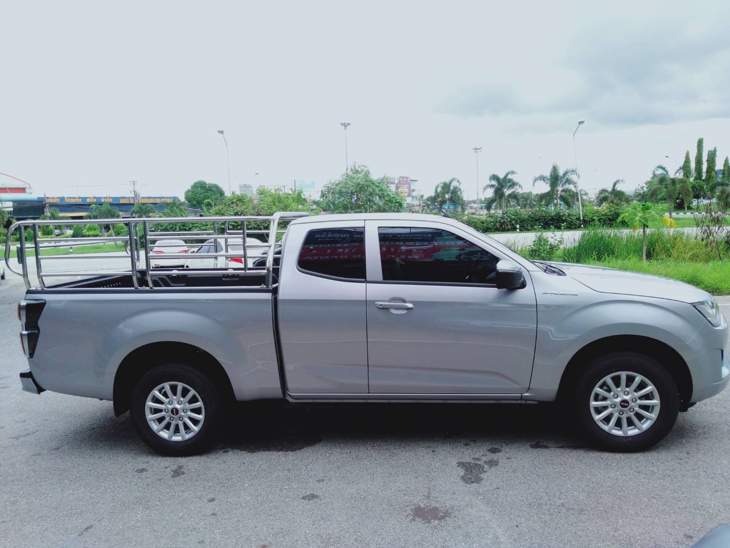 ISUZU